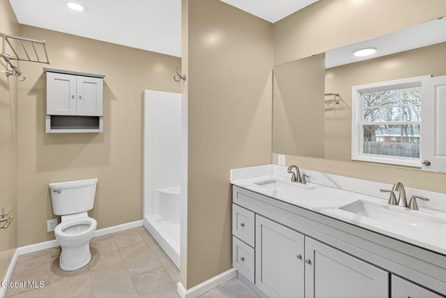 2965 Hillcrest Road, Niskayuna, NY 12309