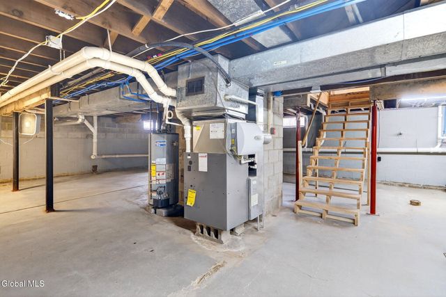 2965 Hillcrest Road, Niskayuna, NY 12309