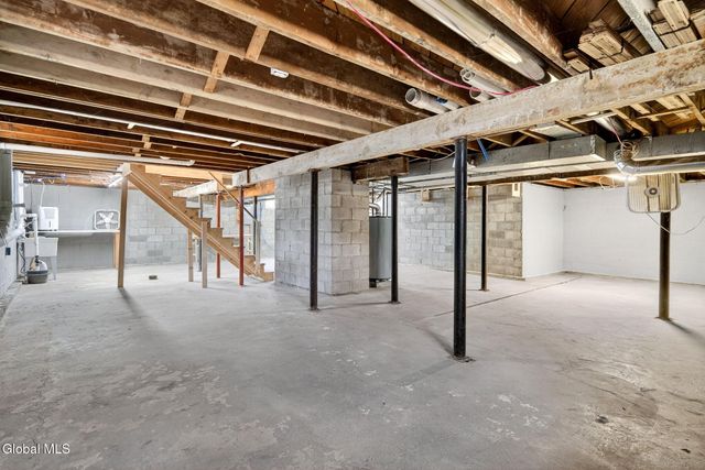 2965 Hillcrest Road, Niskayuna, NY 12309