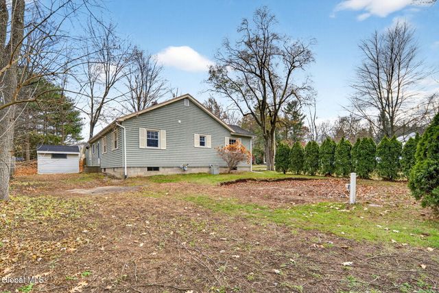 2965 Hillcrest Road, Niskayuna, NY 12309