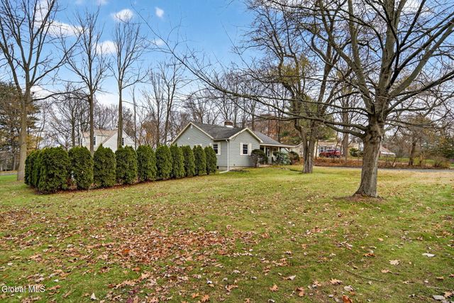 2965 Hillcrest Road, Niskayuna, NY 12309