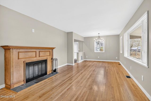 2965 Hillcrest Road, Niskayuna, NY 12309