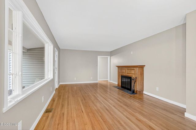 2965 Hillcrest Road, Niskayuna, NY 12309