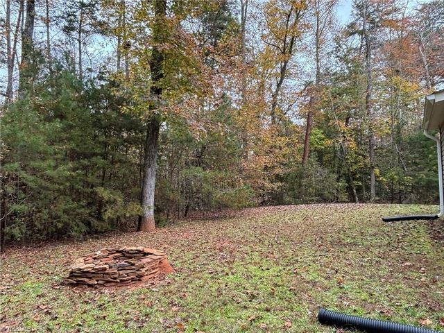 369 Pinecrest Circle, Troy, NC 27371