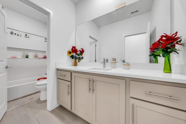 122 W Riverside Place, Tracy, CA 95391