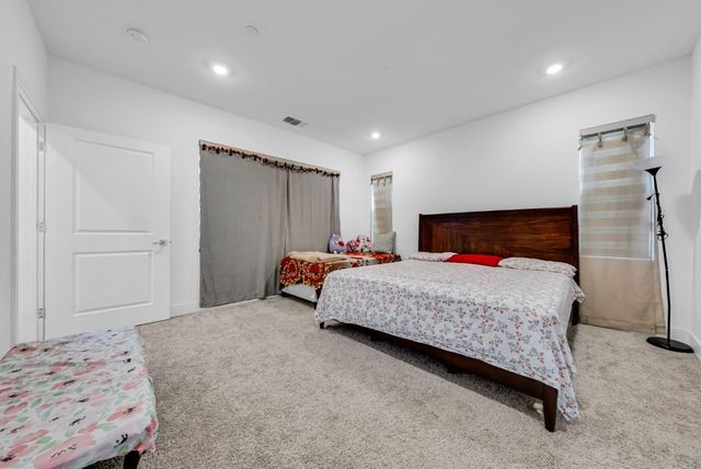 122 W Riverside Place, Tracy, CA 95391