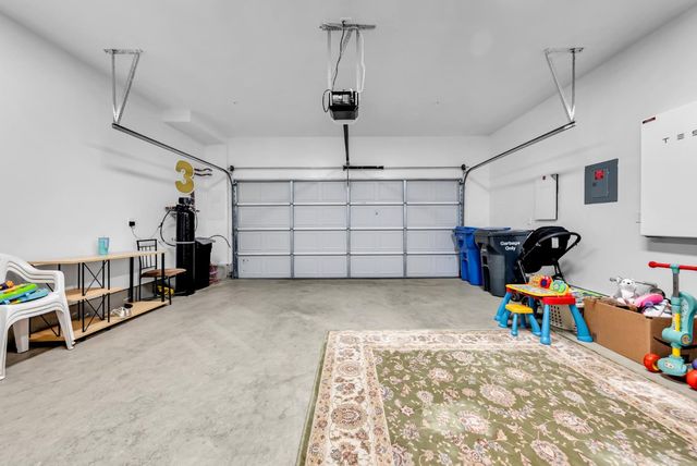 122 W Riverside Place, Tracy, CA 95391