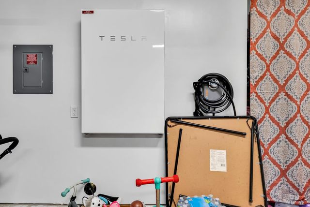 122 W Riverside Place, Tracy, CA 95391