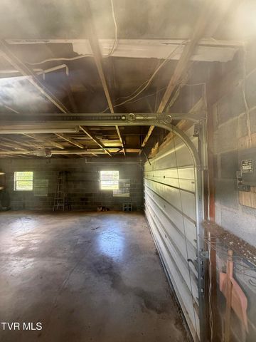 914 East Mountain View Road, Johnson City, TN 37601