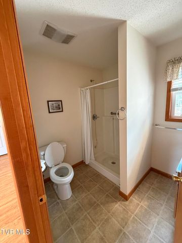 914 East Mountain View Road, Johnson City, TN 37601