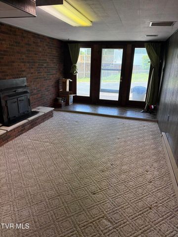 914 East Mountain View Road, Johnson City, TN 37601