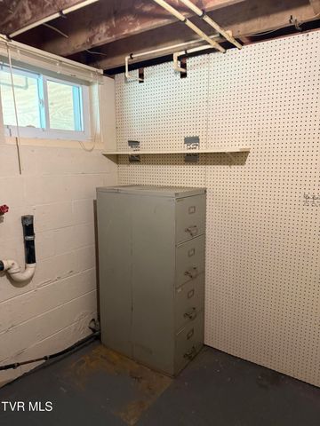 914 East Mountain View Road, Johnson City, TN 37601