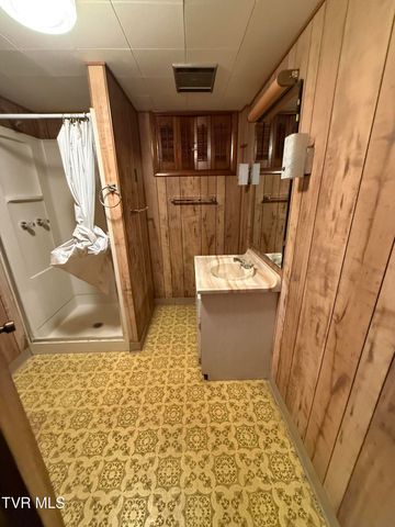 914 East Mountain View Road, Johnson City, TN 37601