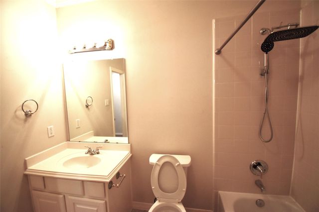 2835 Briarhurst Park, Houston, TX 77057