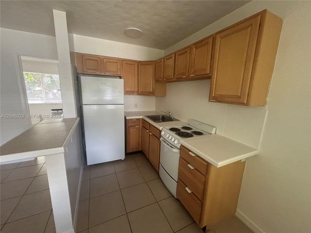 1211 NE 6th St 2, Fort Lauderdale, FL 33304