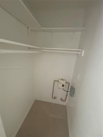 1211 NE 6th St 2, Fort Lauderdale, FL 33304
