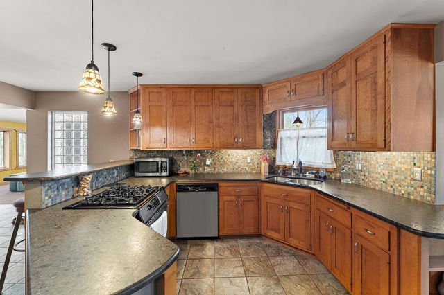 3923 Elmwood Street, Vadnais Heights, MN 55127