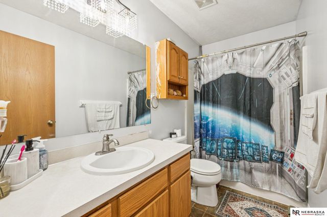 2929 NW 8th Street, Lincoln, NE 68521