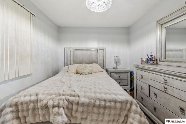 2929 NW 8th Street, Lincoln, NE 68521