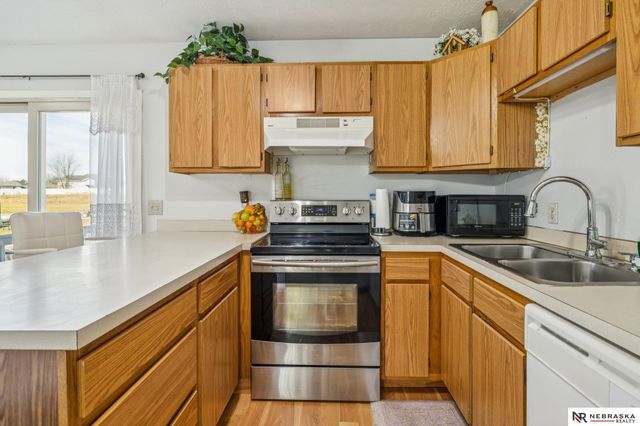 2929 NW 8th Street, Lincoln, NE 68521