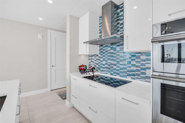 301 1ST STREET S 3306, St Petersburg, FL 33701