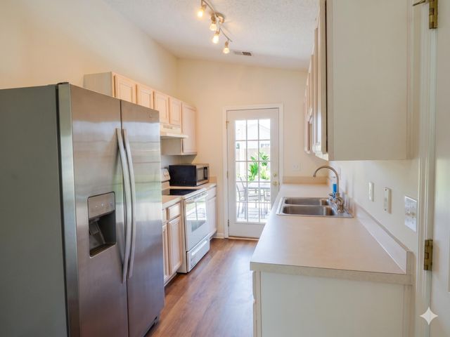 408 Jamestown Drive, Summerville, SC 29486