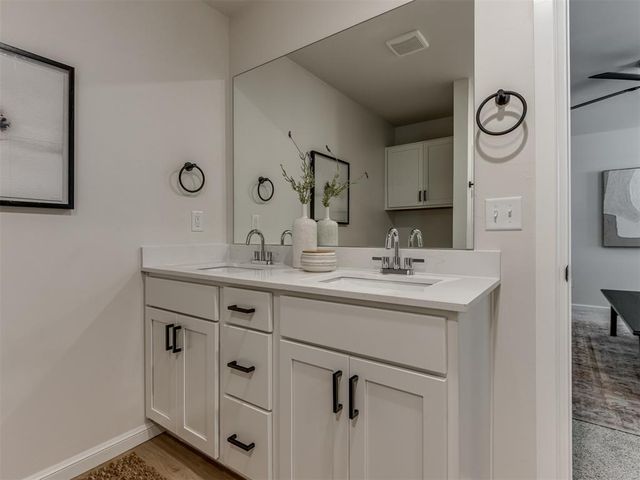 19508 Horseshoe Avenue, Edmond, OK 73012