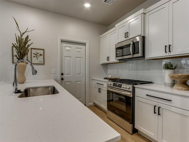 19508 Horseshoe Avenue, Edmond, OK 73012