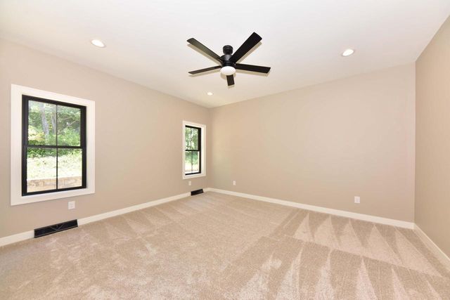 W208N16278 Renee WAY, Jackson, WI 53037