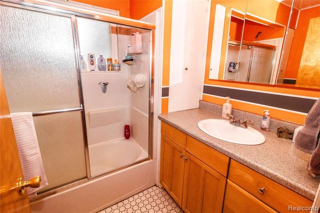 1334 Peppermill Road, Lapeer, MI 48446