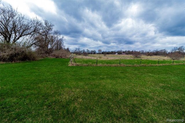 1334 Peppermill Road, Lapeer, MI 48446