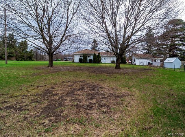 1334 Peppermill Road, Lapeer, MI 48446
