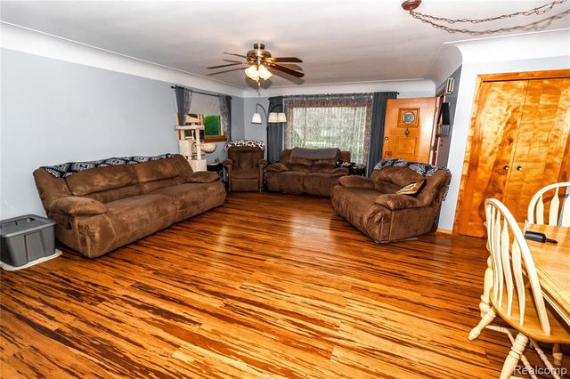 1334 Peppermill Road, Lapeer, MI 48446