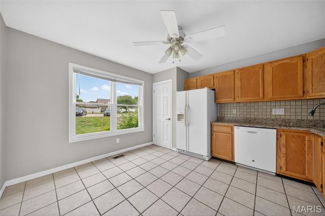12 Catamaran Drive, Lake St Louis, MO 63367