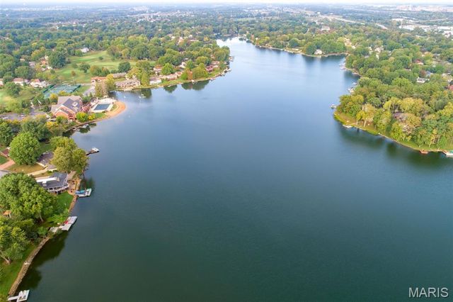 12 Catamaran Drive, Lake St Louis, MO 63367
