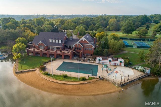 12 Catamaran Drive, Lake St Louis, MO 63367