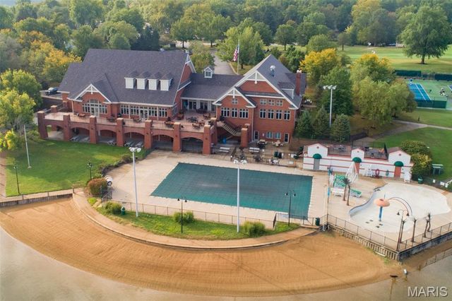 12 Catamaran Drive, Lake St Louis, MO 63367