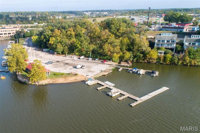 12 Catamaran Drive, Lake St Louis, MO 63367