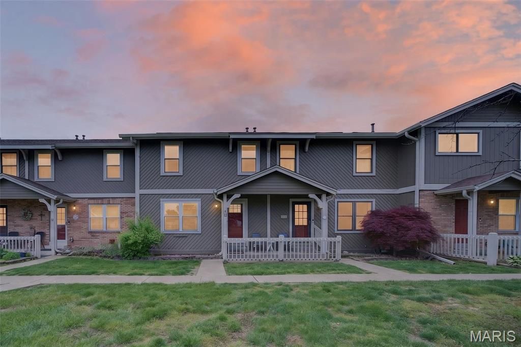 12 Catamaran Drive, Lake St Louis, MO 63367