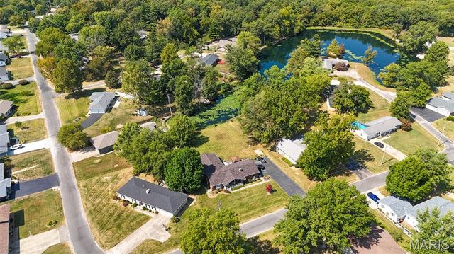 106 Lakeview Drive, Carlinville, IL 62626