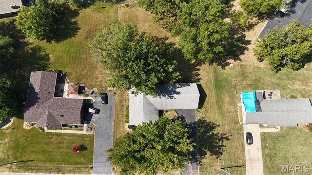 106 Lakeview Drive, Carlinville, IL 62626