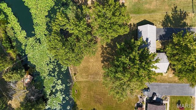 106 Lakeview Drive, Carlinville, IL 62626