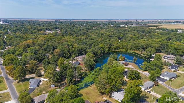 106 Lakeview Drive, Carlinville, IL 62626