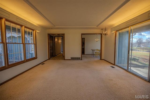 106 Lakeview Drive, Carlinville, IL 62626