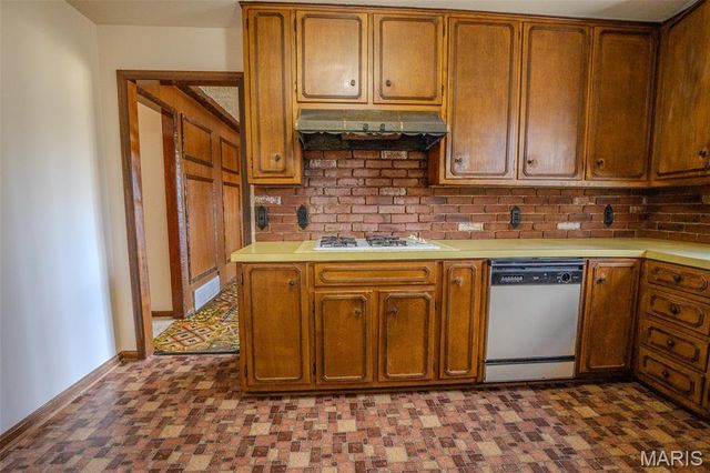 106 Lakeview Drive, Carlinville, IL 62626