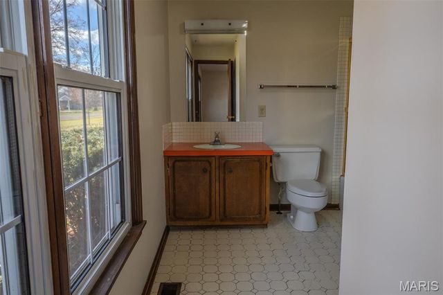 106 Lakeview Drive, Carlinville, IL 62626