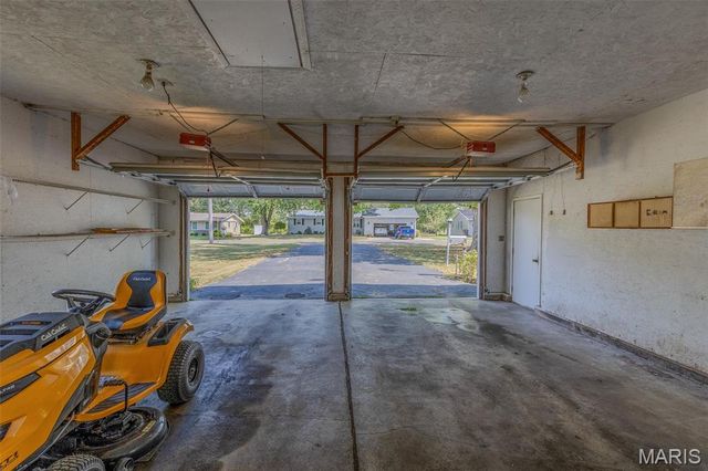 106 Lakeview Drive, Carlinville, IL 62626