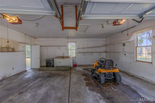 106 Lakeview Drive, Carlinville, IL 62626