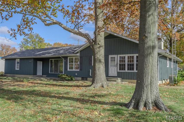 106 Lakeview Drive, Carlinville, IL 62626