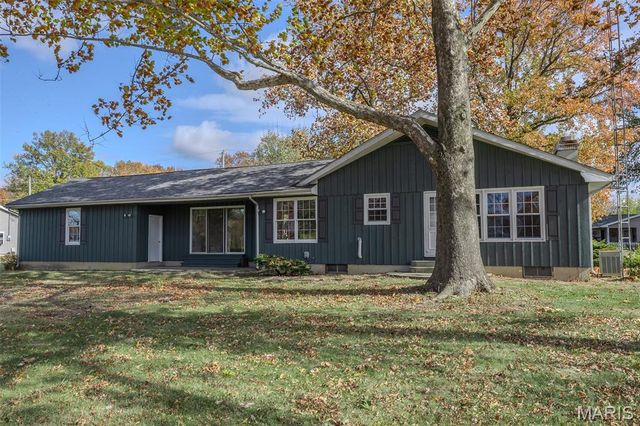 106 Lakeview Drive, Carlinville, IL 62626